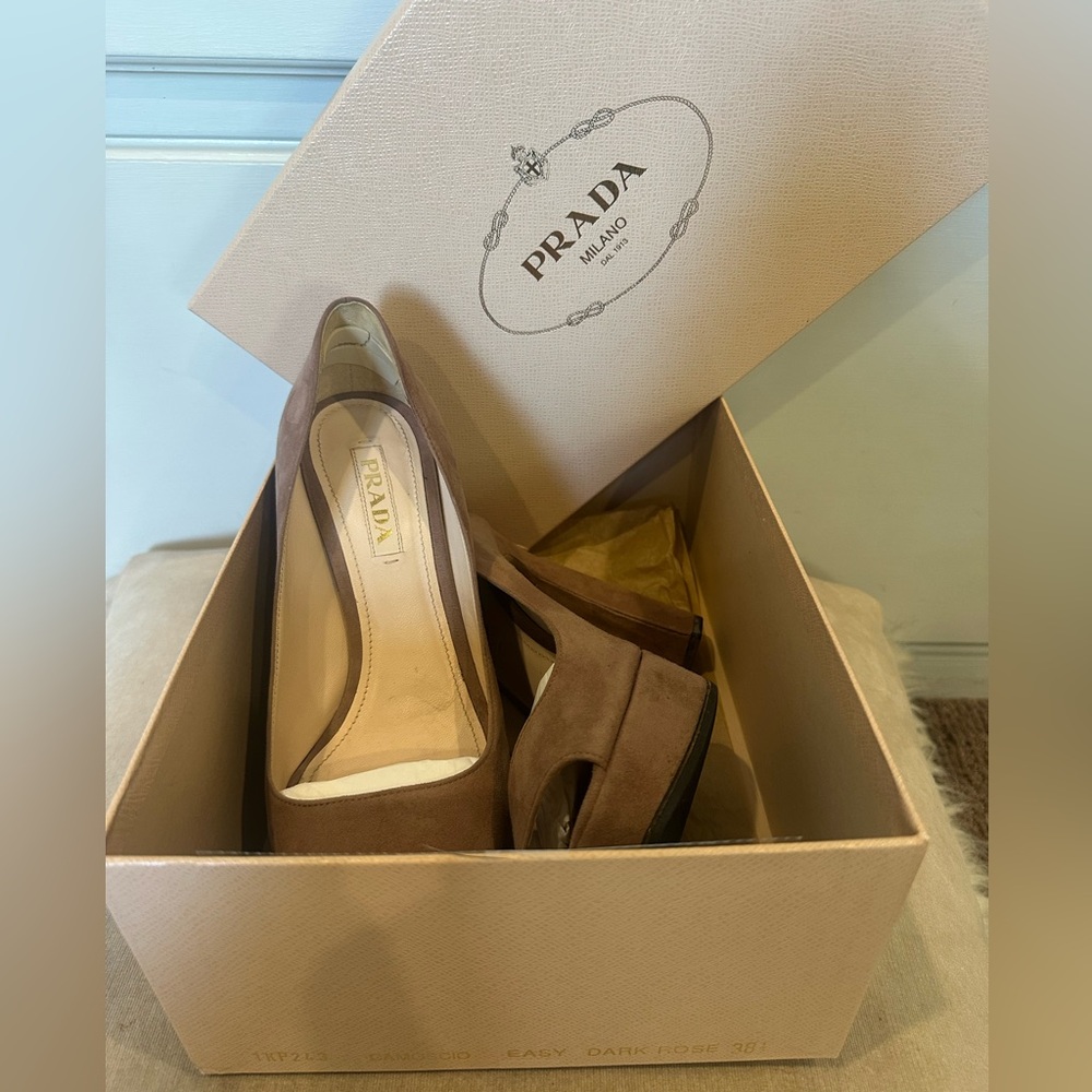 Prada Heels w/box - Picture 10 of 11